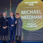 Michael Needham yn cael ei enwi'n Bencampwr y Bobl yng Ngwobrau'r Prif Gwnstabl 